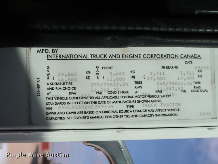 image for item IY9106 2006 International 9400i  semi truck