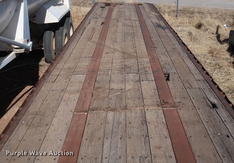 image for item IY9111 1998 Daco F25NAR4898  flatbed trailer