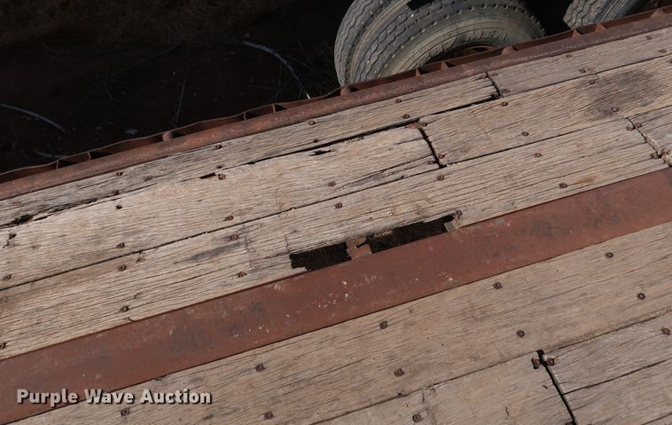 image for item IY9111 1998 Daco F25NAR4898  flatbed trailer