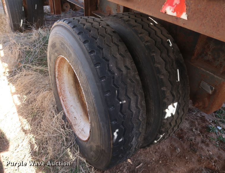 image for item IY9111 1998 Daco F25NAR4898  flatbed trailer