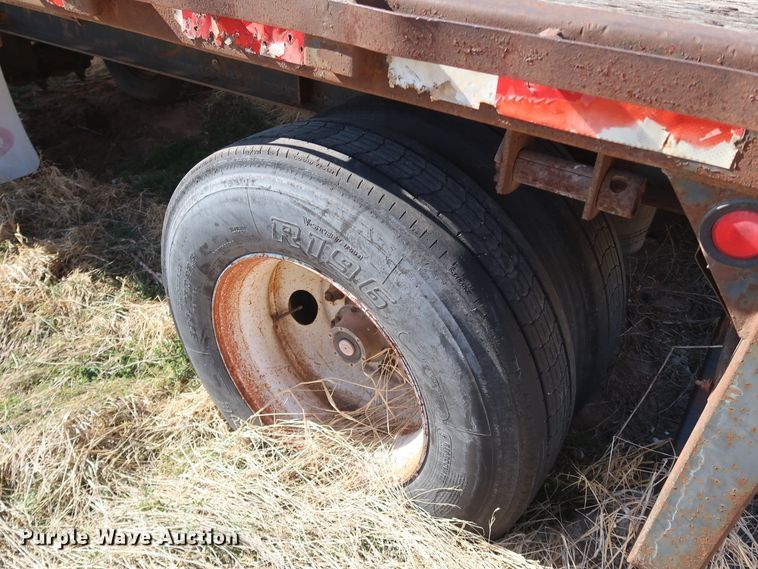 image for item IY9111 1998 Daco F25NAR4898  flatbed trailer