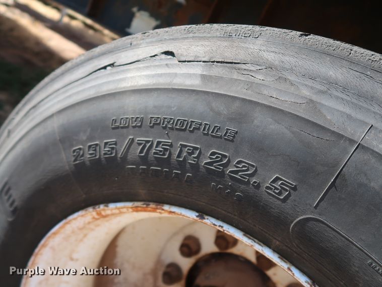 image for item IY9111 1998 Daco F25NAR4898  flatbed trailer