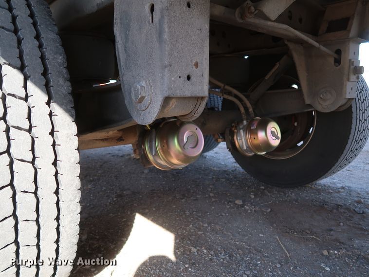 image for item IY9112 2012 Stoughton AVW-535T-S-C-AR  dry van trailer