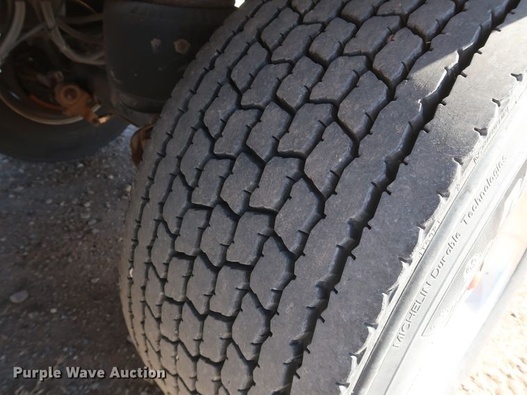 image for item IY9112 2012 Stoughton AVW-535T-S-C-AR  dry van trailer