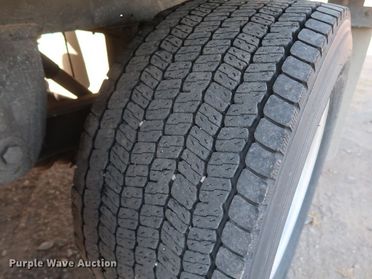 image for item IY9112 2012 Stoughton AVW-535T-S-C-AR  dry van trailer