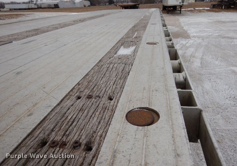 image for item JK9777 1999 Benson  flatbed trailer