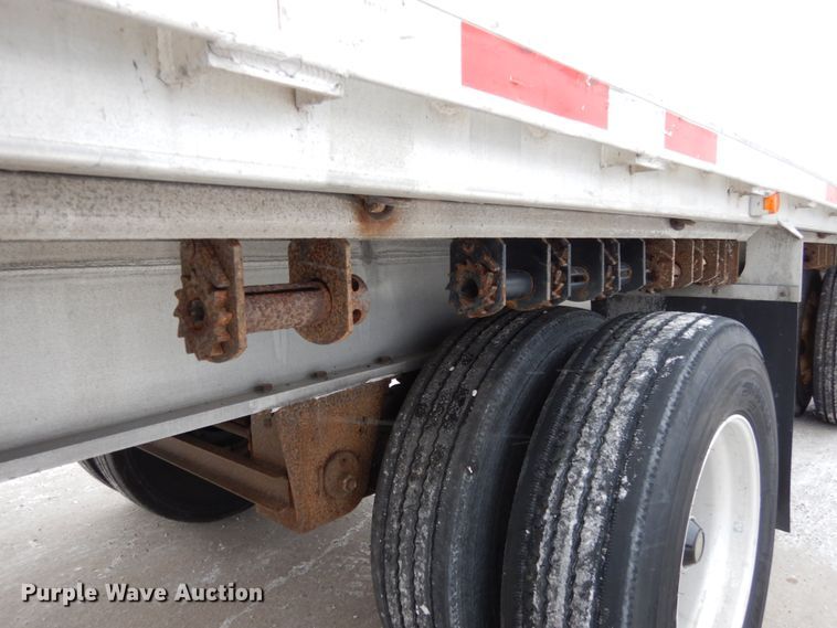 image for item JK9777 1999 Benson  flatbed trailer