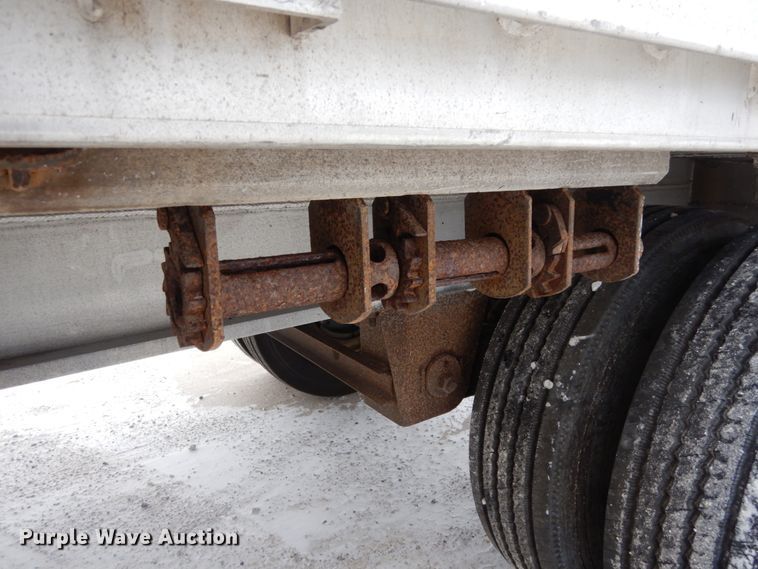 image for item JK9777 1999 Benson  flatbed trailer