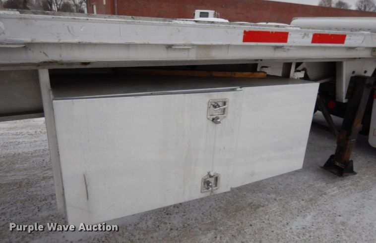 image for item JK9777 1999 Benson  flatbed trailer