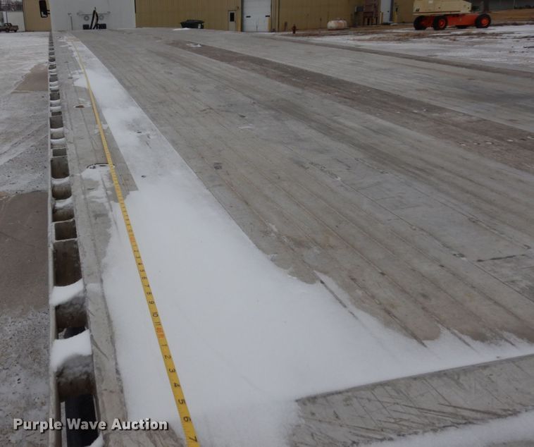 image for item JK9777 1999 Benson  flatbed trailer