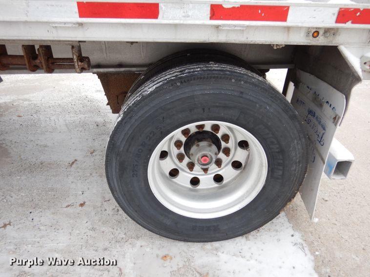 image for item JK9777 1999 Benson  flatbed trailer