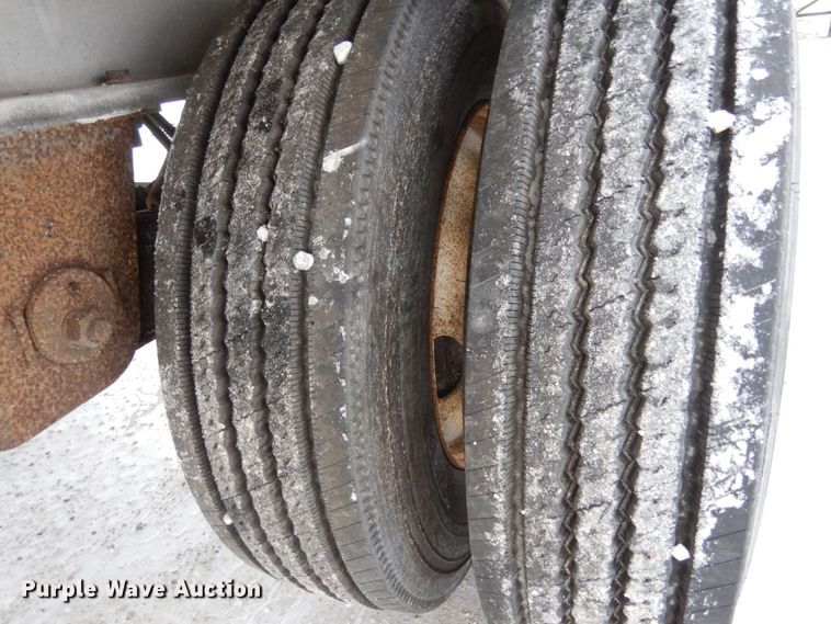 image for item JK9777 1999 Benson  flatbed trailer