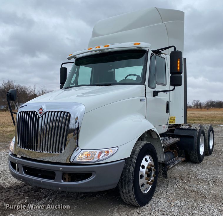 image for item JN9201 2012 International 8600  semi truck