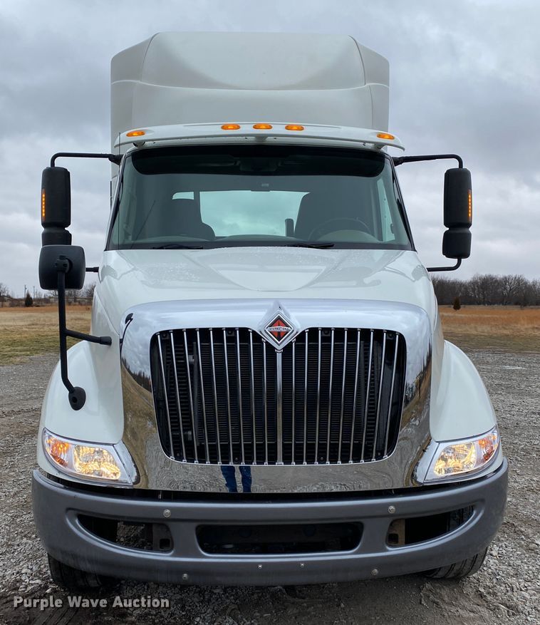 image for item JN9201 2012 International 8600  semi truck