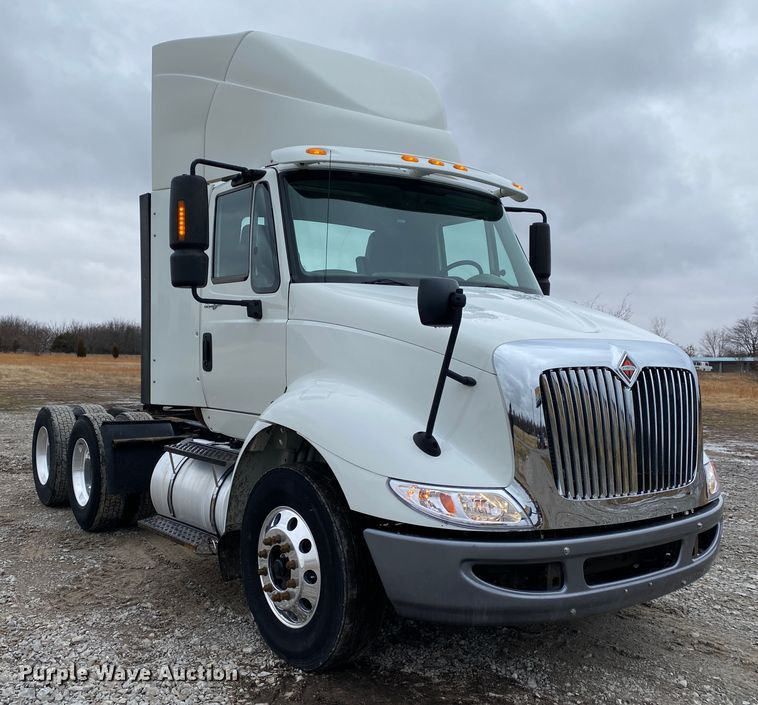 image for item JN9201 2012 International 8600  semi truck