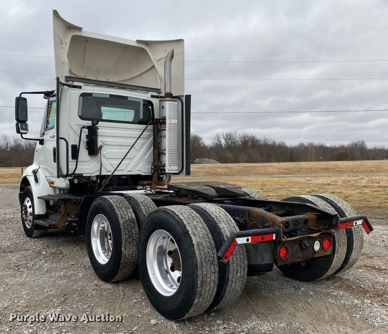 image for item JN9201 2012 International 8600  semi truck