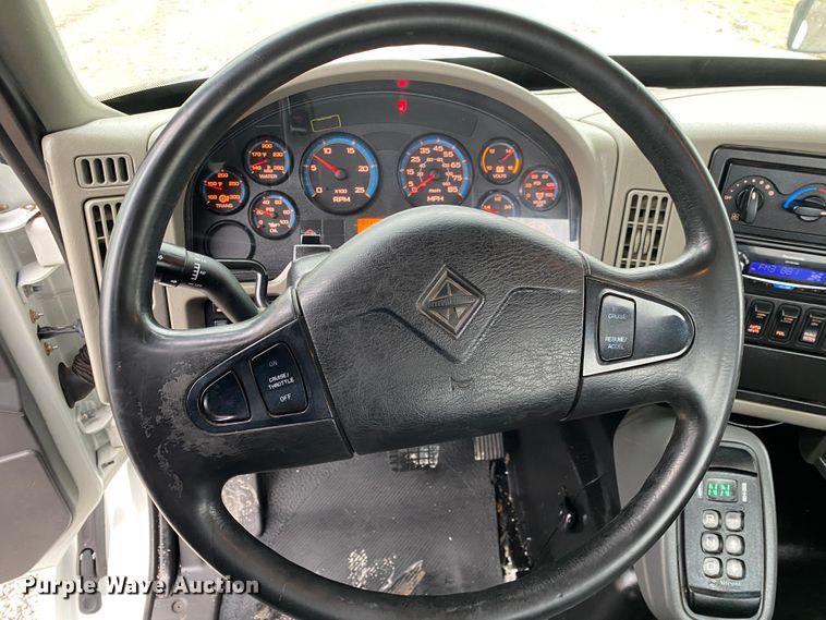 image for item JN9201 2012 International 8600  semi truck