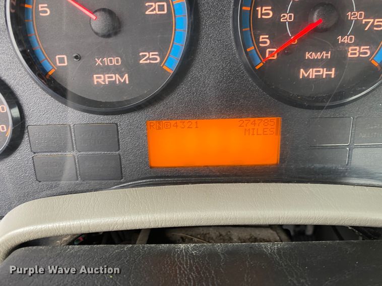 image for item JN9201 2012 International 8600  semi truck