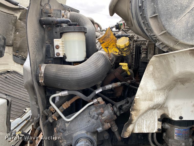 image for item JN9201 2012 International 8600  semi truck