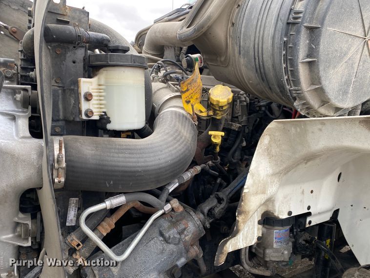 image for item JN9201 2012 International 8600  semi truck