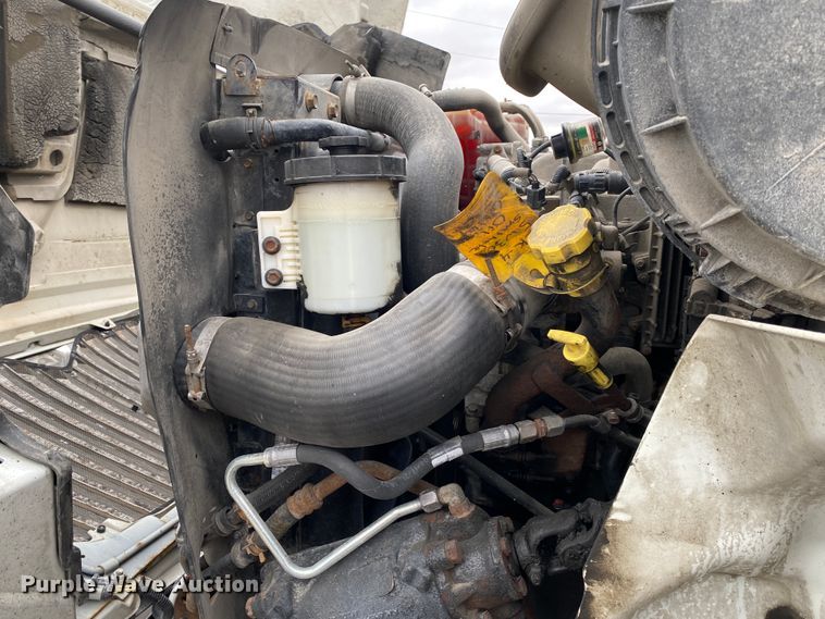 image for item JN9201 2012 International 8600  semi truck