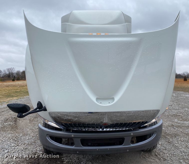 image for item JN9201 2012 International 8600  semi truck