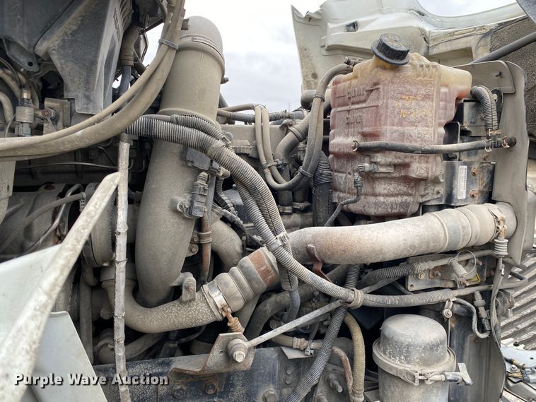 image for item JN9201 2012 International 8600  semi truck