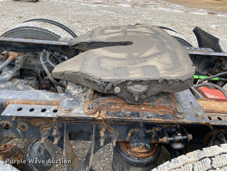 image for item JN9201 2012 International 8600  semi truck