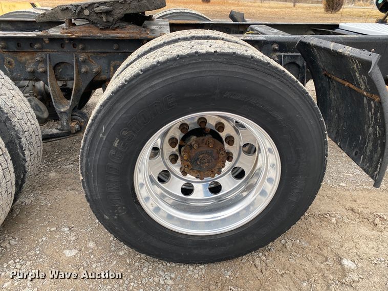 image for item JN9201 2012 International 8600  semi truck