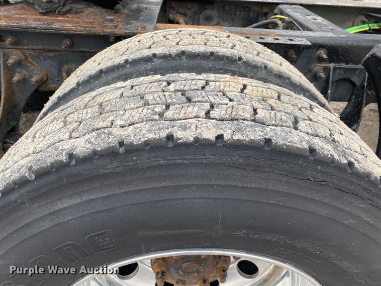 image for item JN9201 2012 International 8600  semi truck