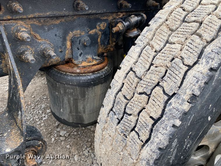 image for item JN9201 2012 International 8600  semi truck