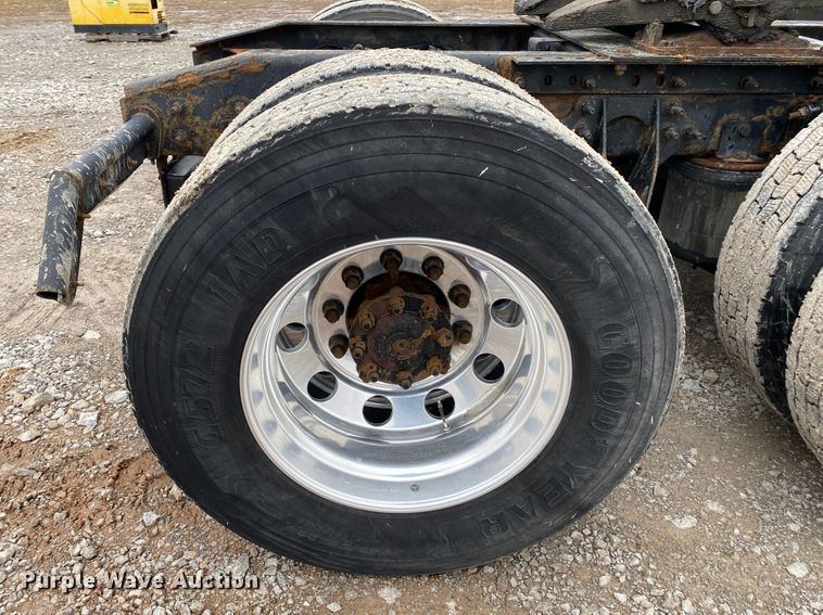 image for item JN9201 2012 International 8600  semi truck