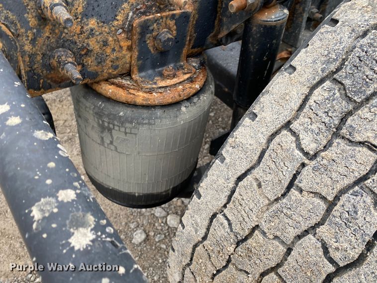 image for item JN9201 2012 International 8600  semi truck