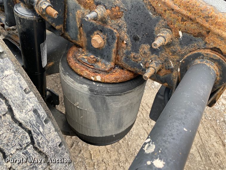 image for item JN9201 2012 International 8600  semi truck