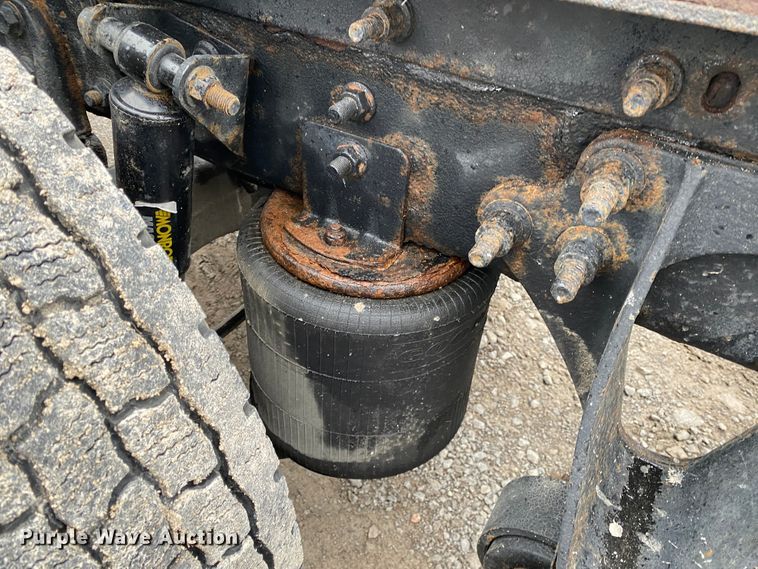 image for item JN9201 2012 International 8600  semi truck