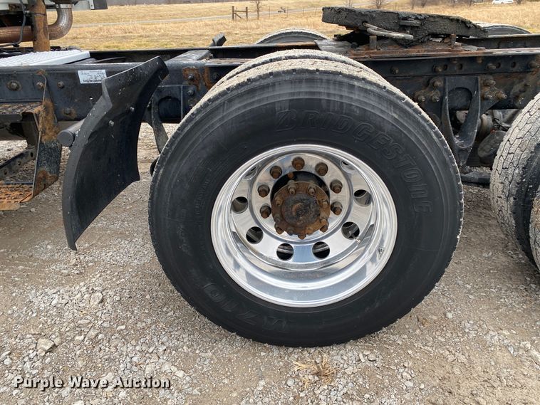 image for item JN9201 2012 International 8600  semi truck