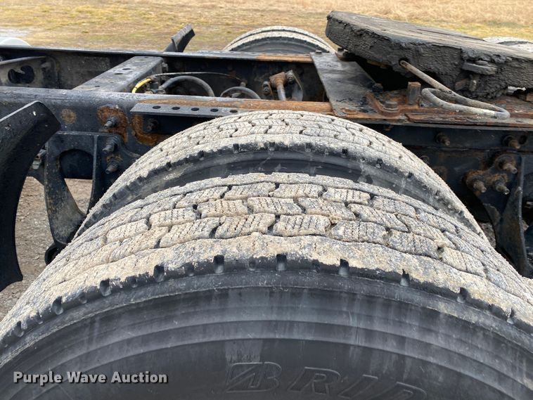 image for item JN9201 2012 International 8600  semi truck