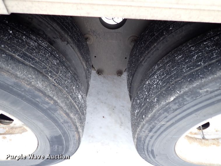 image for item JO9735 2004 Wabash  dry van trailer