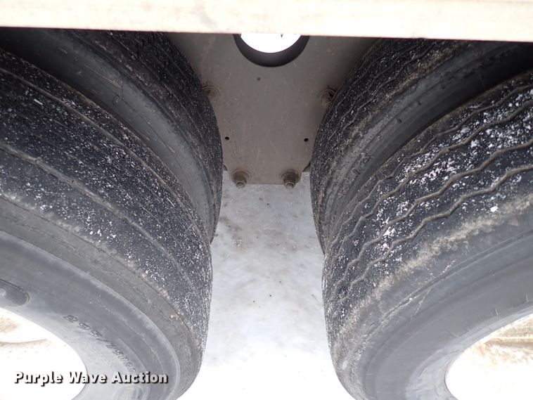 image for item JO9735 2004 Wabash  dry van trailer