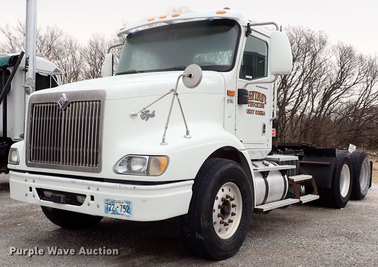 image for item JO9738 2008 International 9200i  semi truck