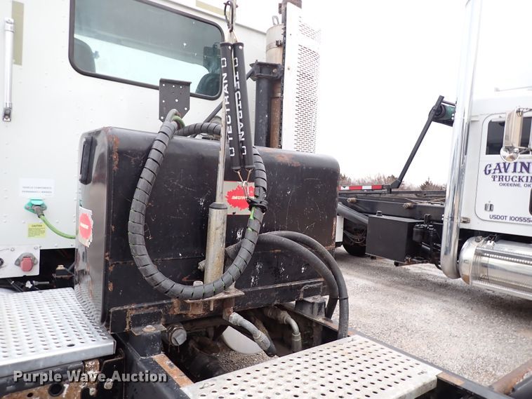 image for item JO9738 2008 International 9200i  semi truck