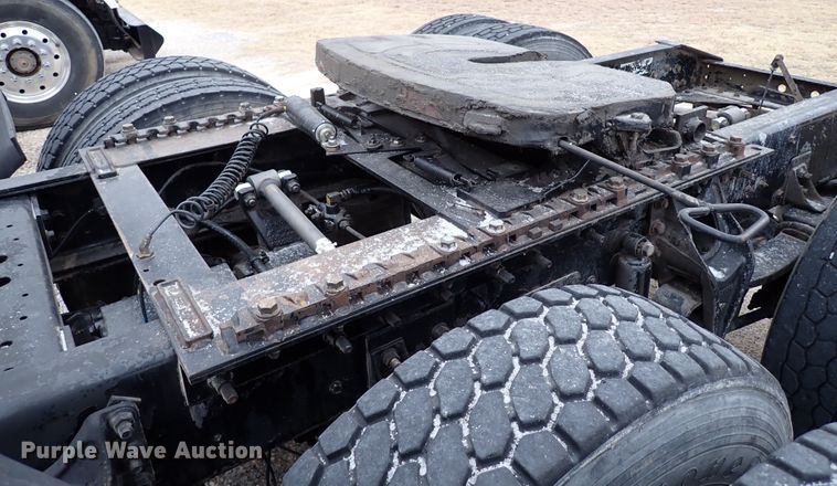 image for item JO9738 2008 International 9200i  semi truck