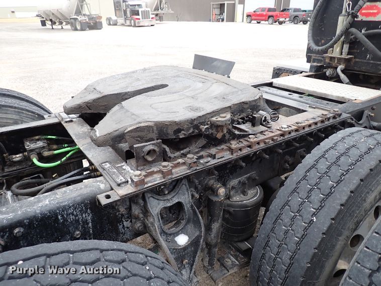 image for item JO9738 2008 International 9200i  semi truck