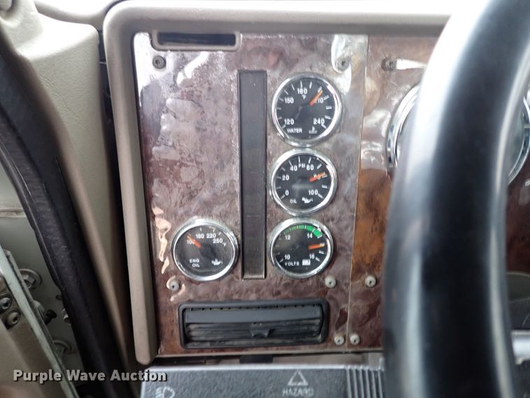 image for item JO9738 2008 International 9200i  semi truck