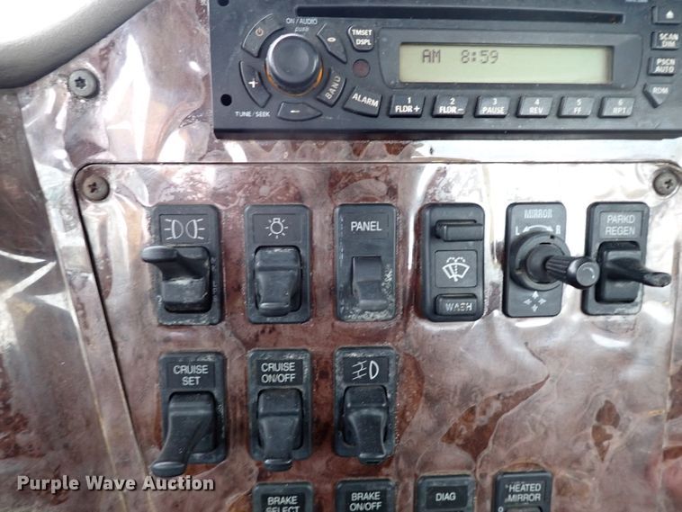 image for item JO9738 2008 International 9200i  semi truck