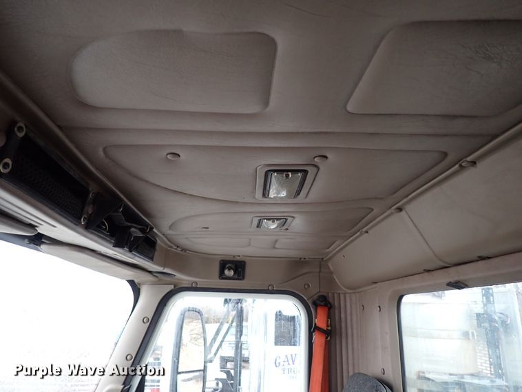 image for item JO9738 2008 International 9200i  semi truck