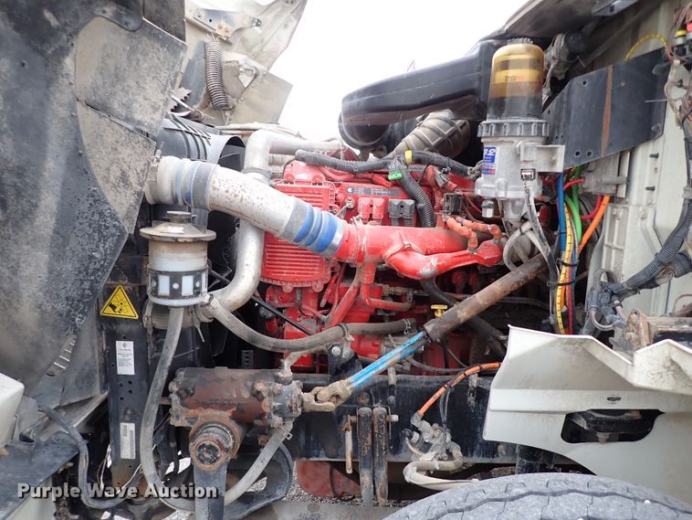 image for item JO9738 2008 International 9200i  semi truck