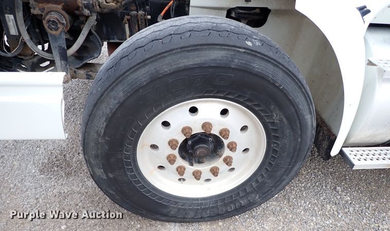 image for item JO9738 2008 International 9200i  semi truck