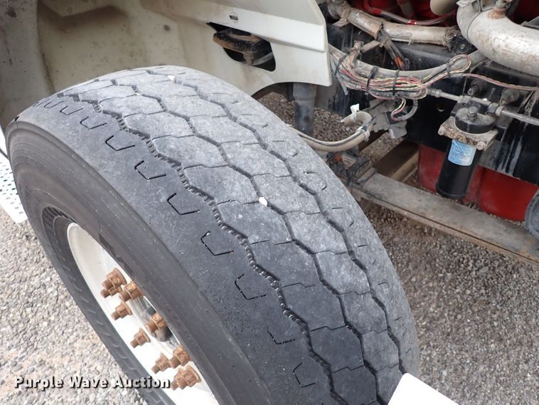 image for item JO9738 2008 International 9200i  semi truck