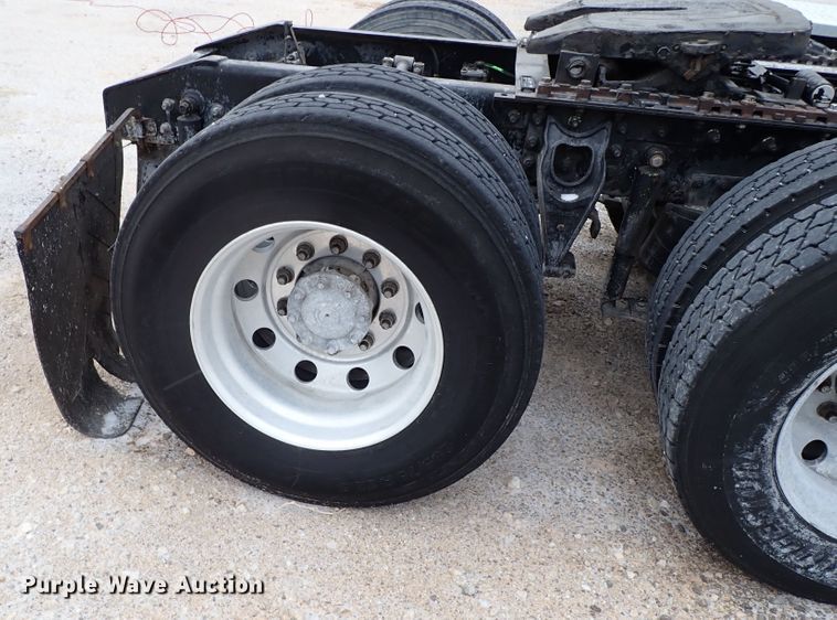 image for item JO9738 2008 International 9200i  semi truck